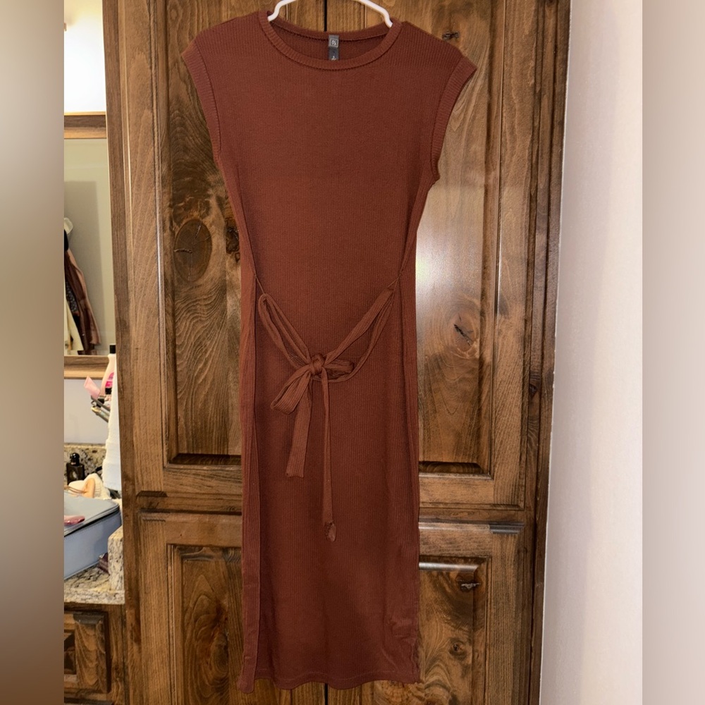 Elegant Brown Sleeveless Dress
